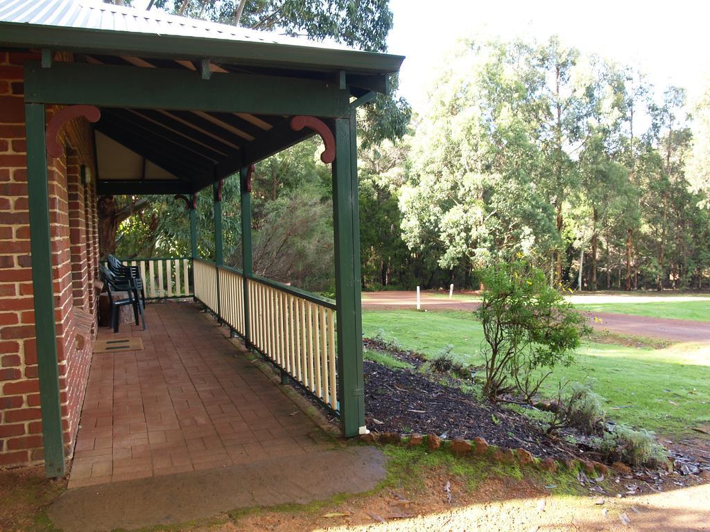 Karri Valley Chalets Pemberton Rum bild