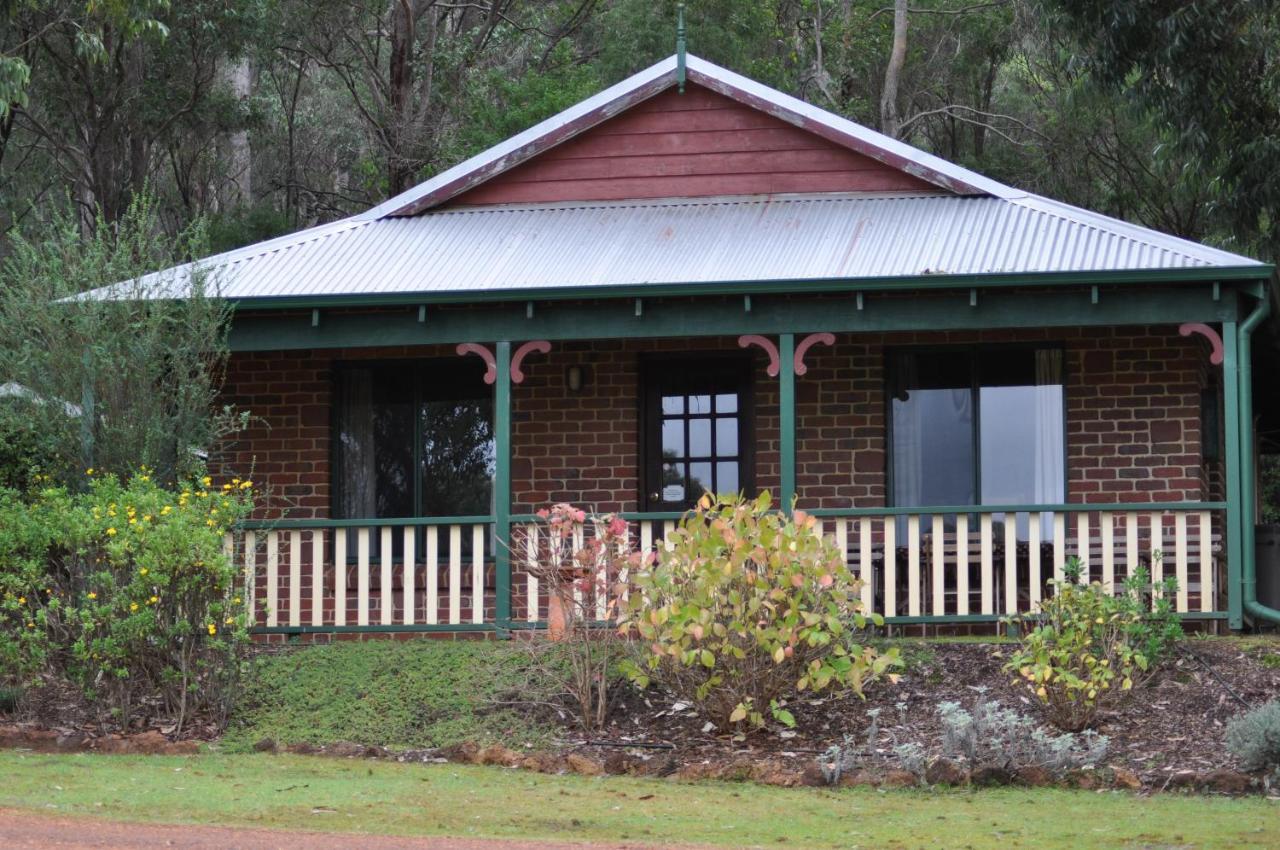 Karri Valley Chalets Pemberton Exteriör bild