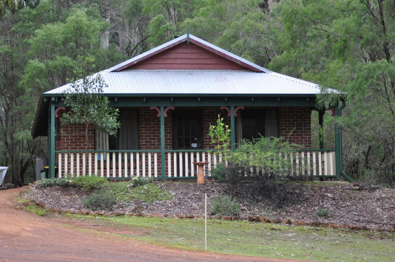 Karri Valley Chalets Pemberton Exteriör bild